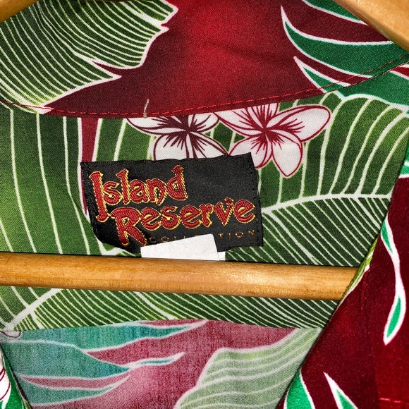 Beautiful Made in Hawaii Tropical shirt - Picture 2 of 4